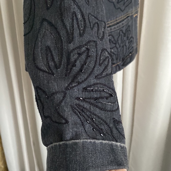 Black faded or grayish embroidery denim jacket - Picture 6 of 10